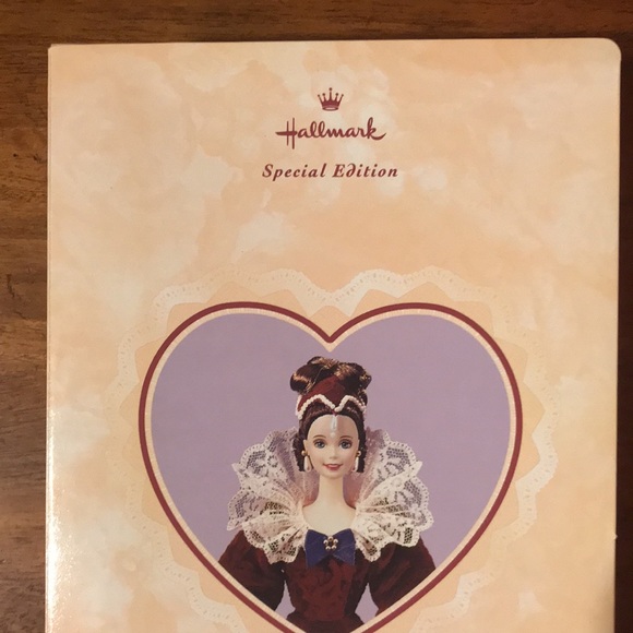 ✨ NRFB Vintage Hallmark Special Edition ~ Sentimental Valentine Barbie ✨ - Picture 2 of 11